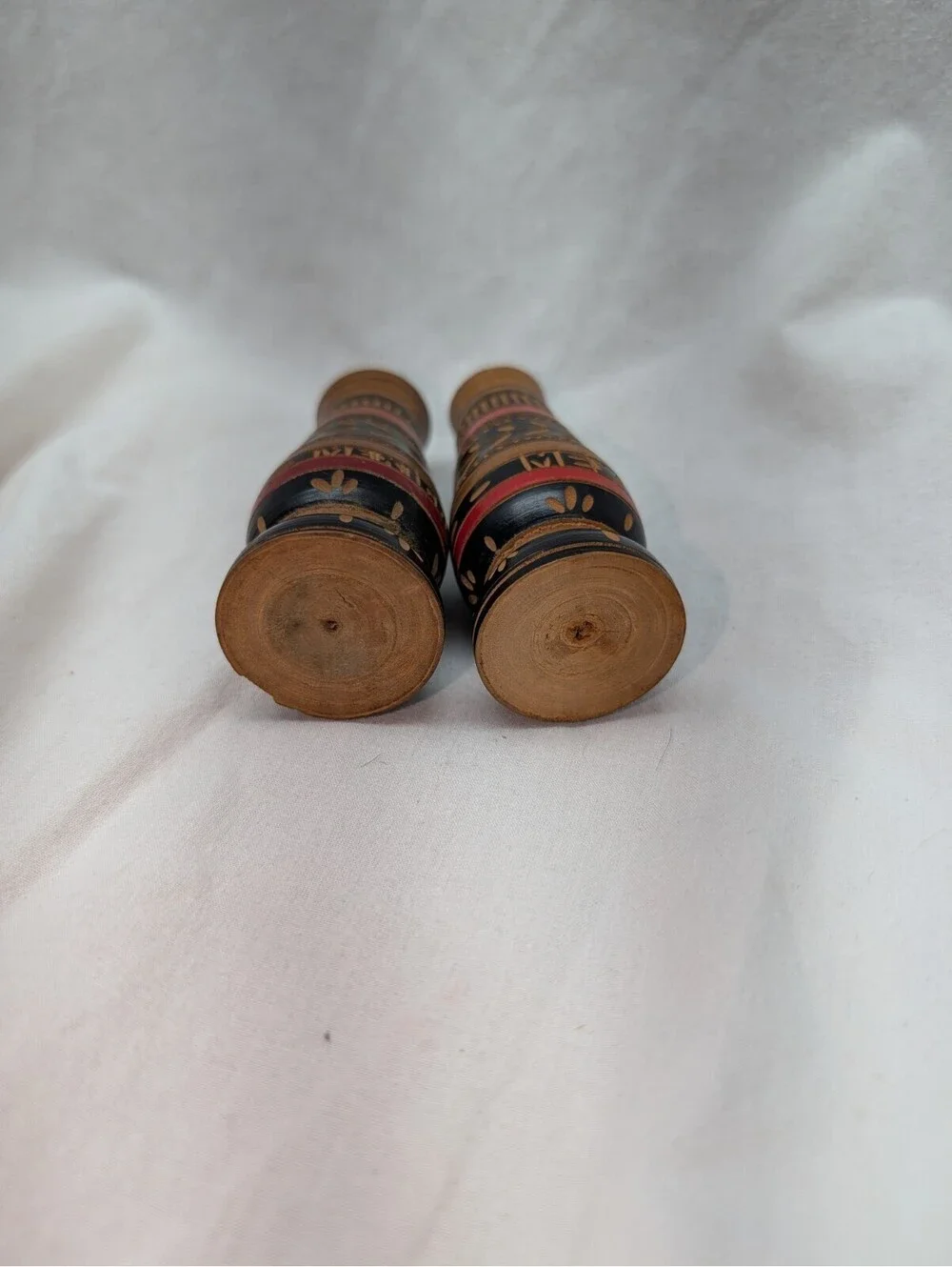Vintage Mexico Wood Hand Carved Painted Salt & Pepper Shakers 1